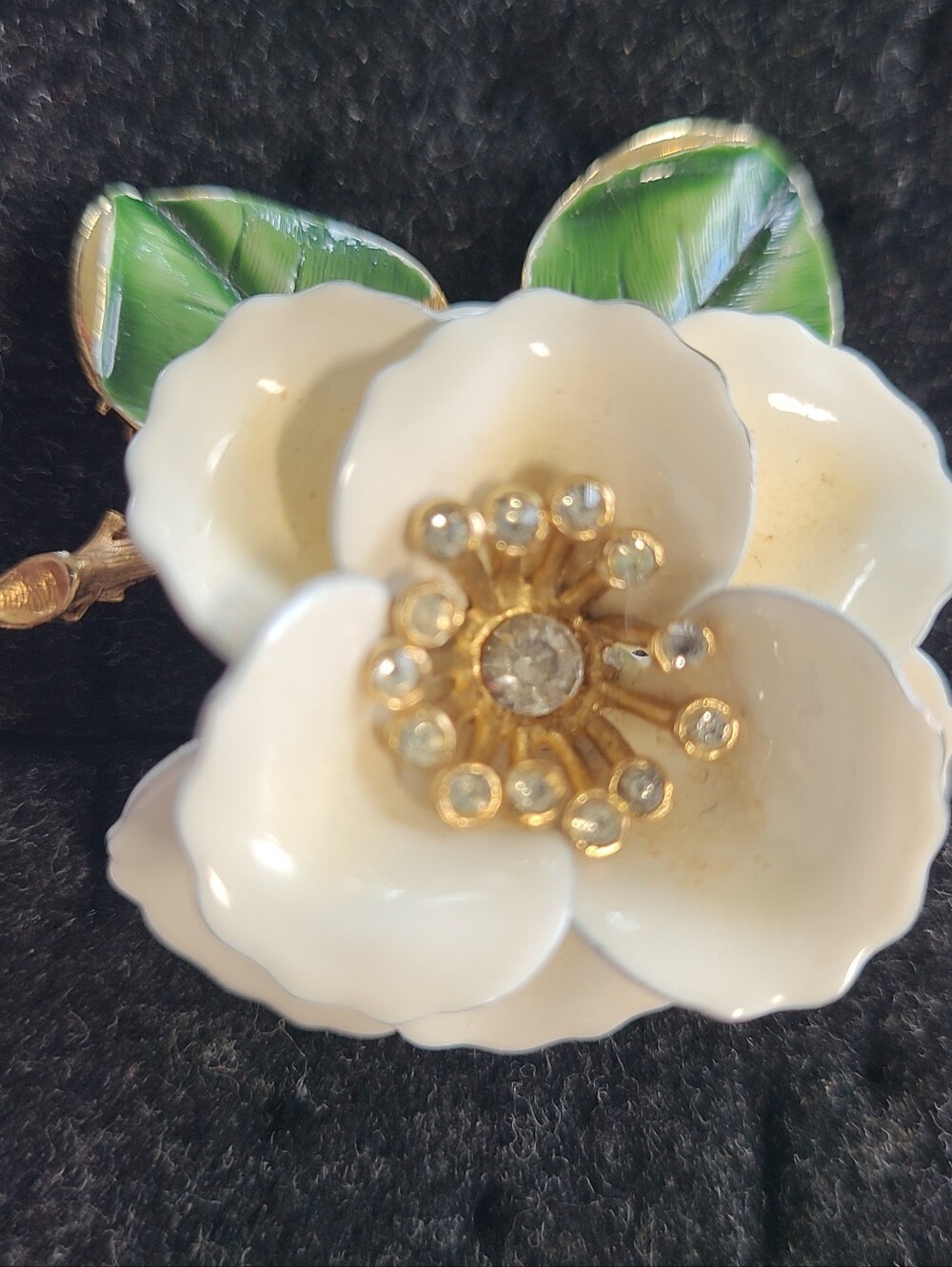 Vintage 3D Enamel Brooch